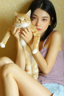 美女扒开粉嫩尿口的桶爽
